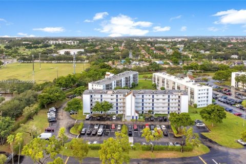 Condominio en venta en Miramar, Florida, 2 dormitorios, 77.29 m2 № 1691872 - foto 19