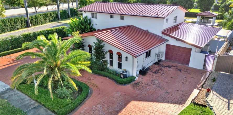 House in Miami, Florida 4 bedrooms, 282.24 sq.m. № 1871552