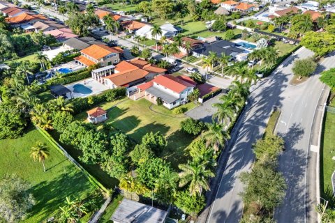 House in Miami, Florida 4 bedrooms, 282.24 sq.m. № 1871552 - photo 10