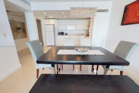 Copropriété à vendre à Sunny Isles Beach, Floride: 2 chambres, 93.37 m2 № 2037306 - photo 15
