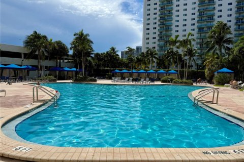 Copropriété à vendre à Sunny Isles Beach, Floride: 2 chambres, 93.37 m2 № 2037306 - photo 2