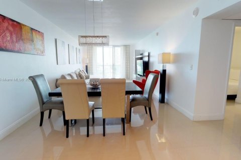 Copropriété à vendre à Sunny Isles Beach, Floride: 2 chambres, 93.37 m2 № 2037306 - photo 18