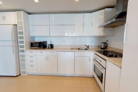 Copropriété à vendre à Sunny Isles Beach, Floride: 2 chambres, 93.37 m2 № 2037306 - photo 16