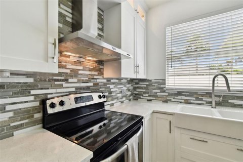 House in Odessa, Florida 4 bedrooms, 218.78 sq.m. № 1810663 - photo 9