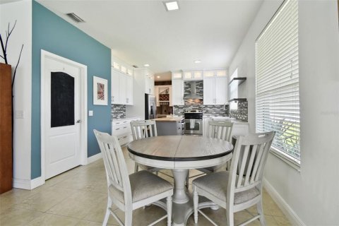 House in Odessa, Florida 4 bedrooms, 218.78 sq.m. № 1810663 - photo 13