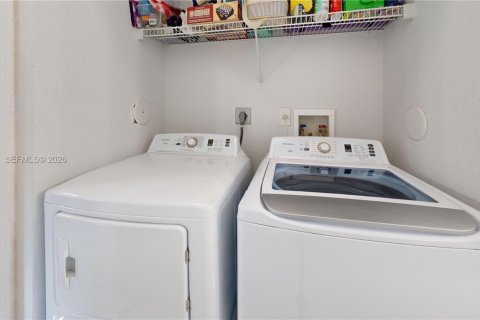 Touwnhouse à vendre à Pembroke Pines, Floride: 3 chambres, 129.88 m2 № 2051750 - photo 15