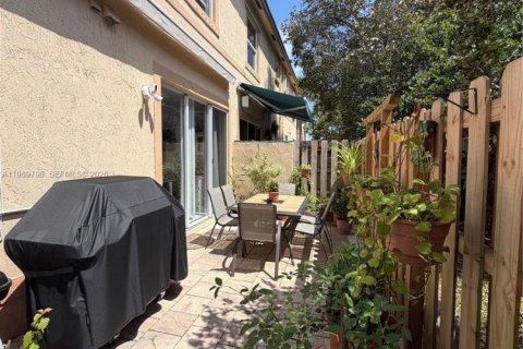 Touwnhouse à vendre à Pembroke Pines, Floride: 3 chambres, 129.88 m2 № 2051750 - photo 26