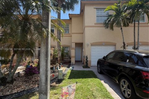 Touwnhouse à vendre à Pembroke Pines, Floride: 3 chambres, 129.88 m2 № 2051750 - photo 3