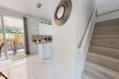 Touwnhouse à vendre à Pembroke Pines, Floride: 3 chambres, 129.88 m2 № 2051750 - photo 12