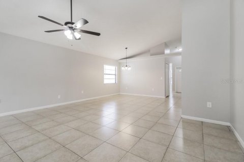 Villa ou maison à louer à Orlando, Floride: 3 chambres, 135.45 m2 № 2425611 - photo 3