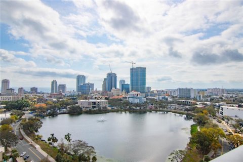 Condo in Saint Petersburg, Florida, 2 bedrooms  № 1792803 - photo 2