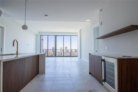 Condo in Saint Petersburg, Florida, 2 bedrooms  № 1792803 - photo 3