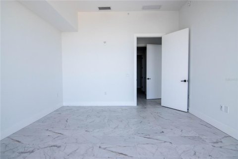 Condo in Saint Petersburg, Florida, 2 bedrooms  № 1792803 - photo 8