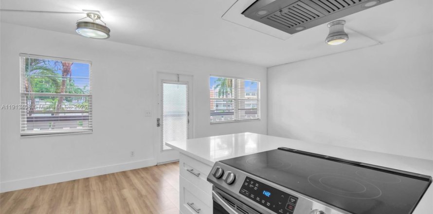 Condo in Boca Raton, Florida, 2 bedrooms  № 2013727