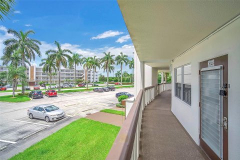 Condo in Boca Raton, Florida, 2 bedrooms  № 2013727 - photo 15