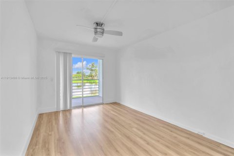 Condo in Boca Raton, Florida, 2 bedrooms  № 2013727 - photo 12