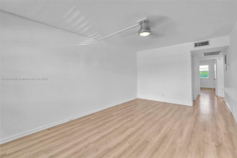 Condo in Boca Raton, Florida, 2 bedrooms  № 2013727 - photo 7