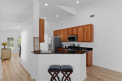 House in Land O' Lakes, Florida 3 bedrooms, 161.19 sq.m. № 2226399 - photo 8