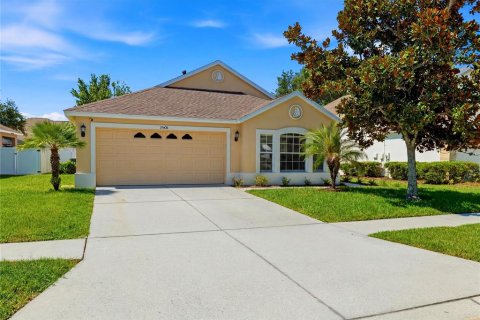 House in Land O' Lakes, Florida 3 bedrooms, 161.19 sq.m. № 2226399 - photo 2