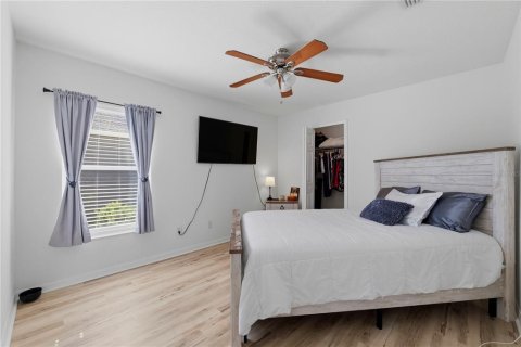 House in Land O' Lakes, Florida 3 bedrooms, 161.19 sq.m. № 2226399 - photo 18