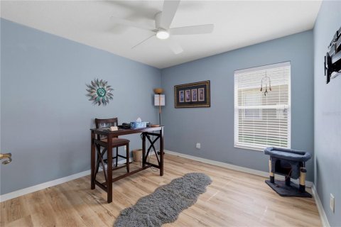 House in Land O' Lakes, Florida 3 bedrooms, 161.19 sq.m. № 2226399 - photo 17
