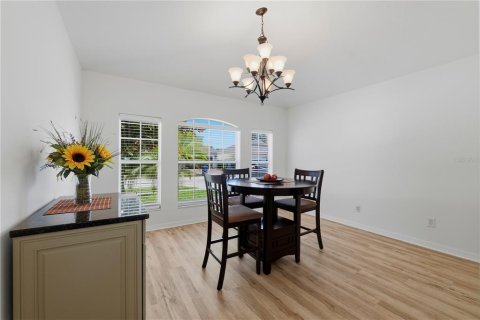 House in Land O' Lakes, Florida 3 bedrooms, 161.19 sq.m. № 2226399 - photo 12