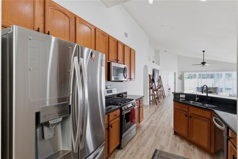 House in Land O' Lakes, Florida 3 bedrooms, 161.19 sq.m. № 2226399 - photo 16