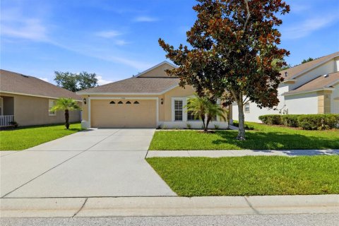 House in Land O' Lakes, Florida 3 bedrooms, 161.19 sq.m. № 2226399 - photo 4