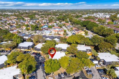 Townhouse in Miami, Florida 3 bedrooms, 135.82 sq.m. № 2002557 - photo 27