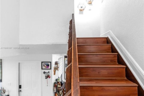 Townhouse in Miami, Florida 3 bedrooms, 135.82 sq.m. № 2002557 - photo 12