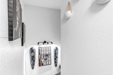 Townhouse in Miami, Florida 3 bedrooms, 135.82 sq.m. № 2002557 - photo 13