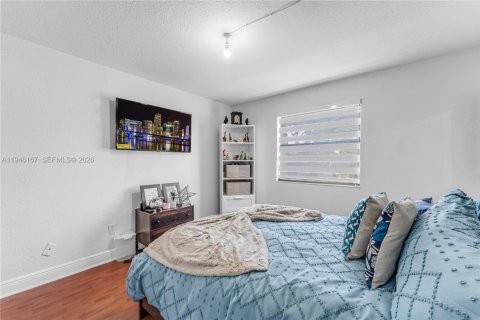 Townhouse in Miami, Florida 3 bedrooms, 135.82 sq.m. № 2002557 - photo 15