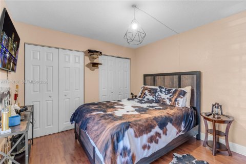 Townhouse in Miami, Florida 3 bedrooms, 135.82 sq.m. № 2002557 - photo 17