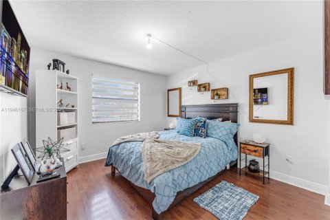 Townhouse in Miami, Florida 3 bedrooms, 135.82 sq.m. № 2002557 - photo 14