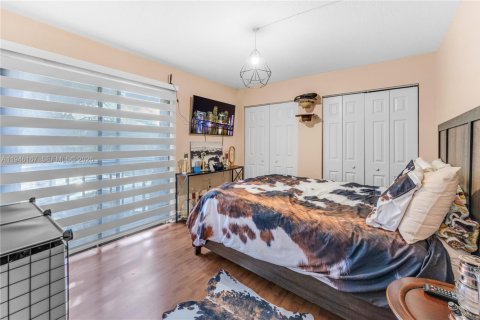 Townhouse in Miami, Florida 3 bedrooms, 135.82 sq.m. № 2002557 - photo 16