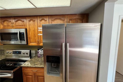 Copropriété à vendre à Plantation, Floride: 2 chambres, 90.02 m2 № 1999357 - photo 3