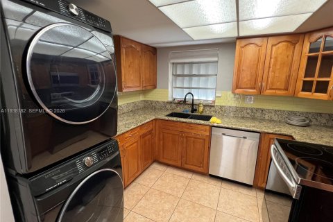 Copropriété à vendre à Plantation, Floride: 2 chambres, 90.02 m2 № 1999357 - photo 2