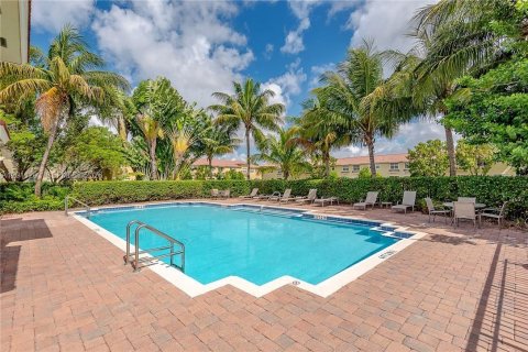 Townhouse in Tamarac, Florida 3 bedrooms, 142.7 sq.m. № 2075248 - photo 15