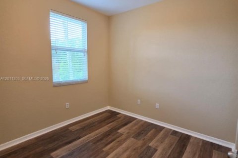 Townhouse in Tamarac, Florida 3 bedrooms, 142.7 sq.m. № 2075248 - photo 9