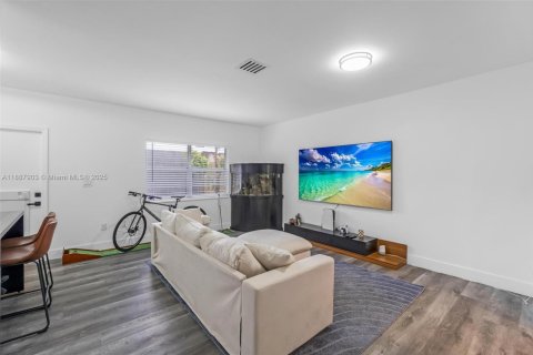 Condominio en venta en Miami, Florida, 2 dormitorios, 78.97 m2 № 1944458 - foto 6