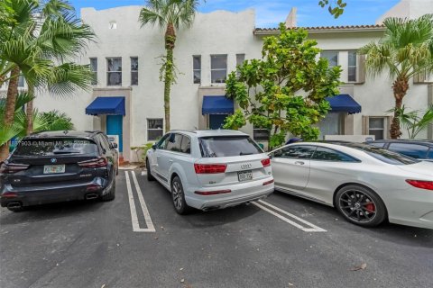 Condominio en venta en Miami, Florida, 2 dormitorios, 78.97 m2 № 1944458 - foto 1