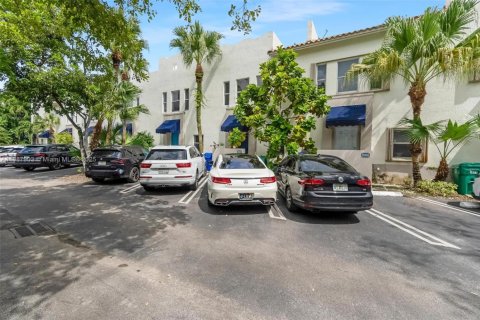 Condominio en venta en Miami, Florida, 2 dormitorios, 78.97 m2 № 1944458 - foto 2