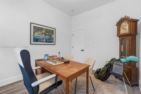 Condominio en venta en Miami, Florida, 2 dormitorios, 78.97 m2 № 1944458 - foto 23