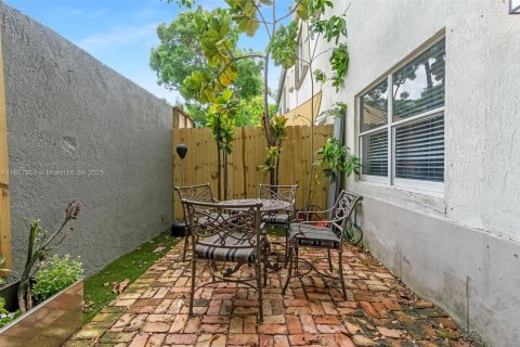 Condominio en venta en Miami, Florida, 2 dormitorios, 78.97 m2 № 1944458 - foto 26