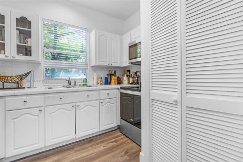 Condominio en venta en Miami, Florida, 2 dormitorios, 78.97 m2 № 1944458 - foto 11