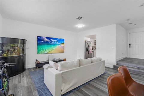 Condominio en venta en Miami, Florida, 2 dormitorios, 78.97 m2 № 1944458 - foto 5