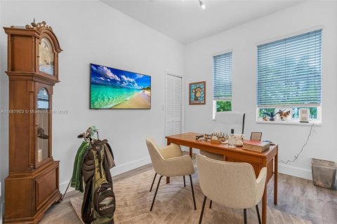 Condominio en venta en Miami, Florida, 2 dormitorios, 78.97 m2 № 1944458 - foto 22