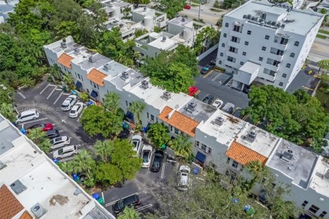 Condominio en venta en Miami, Florida, 2 dormitorios, 78.97 m2 № 1944458 - foto 30