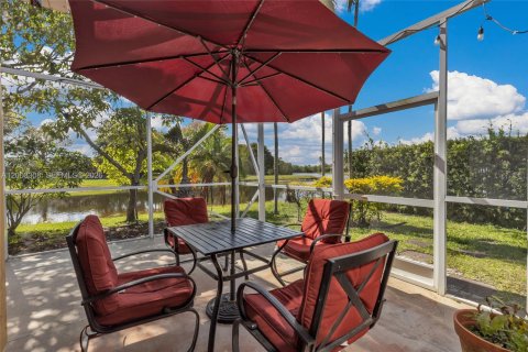 House in Weston, Florida 3 bedrooms, 144.83 sq.m. № 2068390 - photo 28