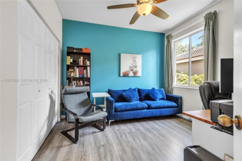 House in Weston, Florida 3 bedrooms, 144.83 sq.m. № 2068390 - photo 24